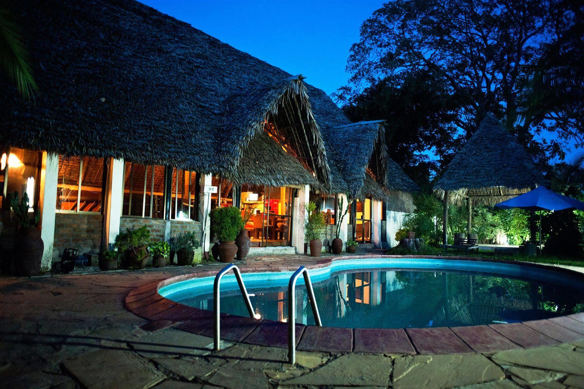 L Oasis Lodge And Restaurant Arusha Extérieur photo